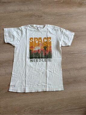 Space Needle Graphic White Short-Sleeve Tee